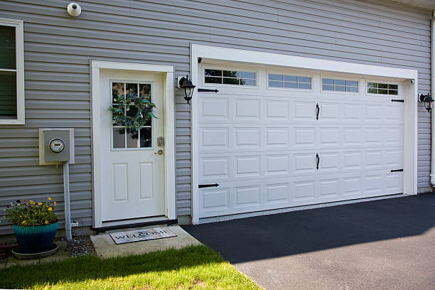 24/7 Emergency Garage Door Panel Replacement experts in Wyandotte, MI